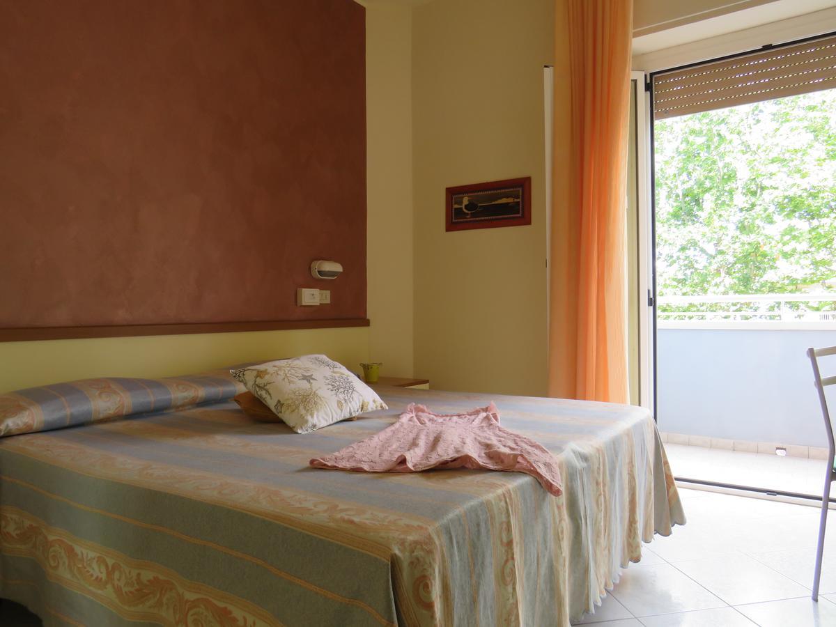 Hotel Solidea Rimini Exterior photo